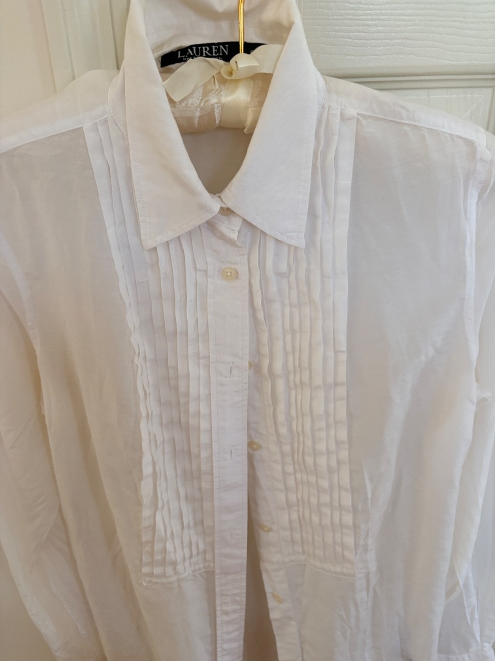 This Ralph Lauren tuxedo shirt features a classic pleated bib front. - Picture 3 of 4